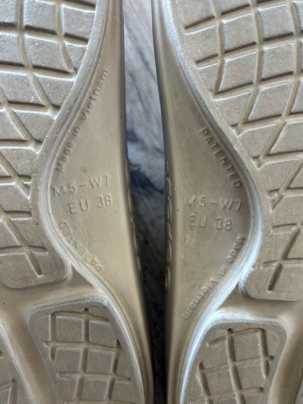 OOFOS Recovery Slide Sandals – Nomad – Women’s US 7 / Men’s US 5 (EU 38) - Picture 5 of 10